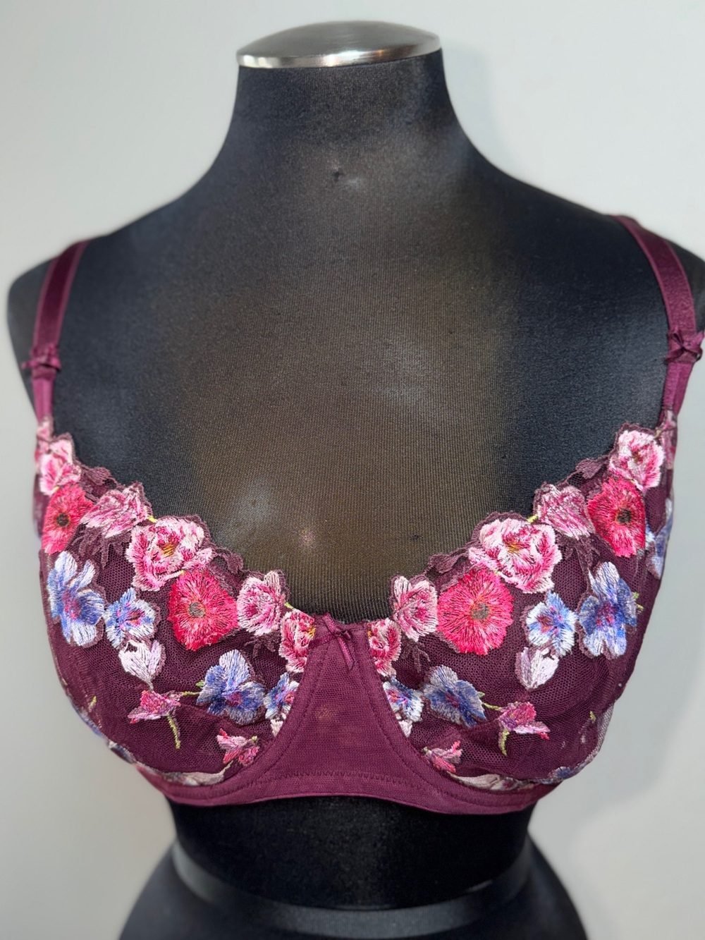 Victoria’s Secret Dream Angels Embroidered Floral Underwire Bra 36DDD Burgundy